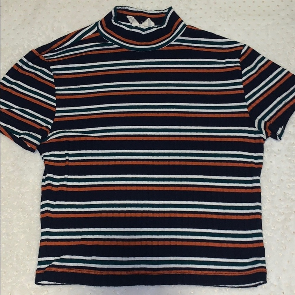 short sleeve , turtle neck shirt